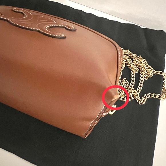 CELINE CLUTCH ON CHAIN CUIR TRIOMPHE IN SMOOTH CALFSKIN
TAN - Picture 8 of 10